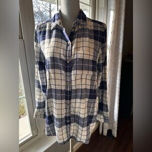 American Eagle Ahh-mazingly Soft blue & white boyfriend fit plaid flannel medium